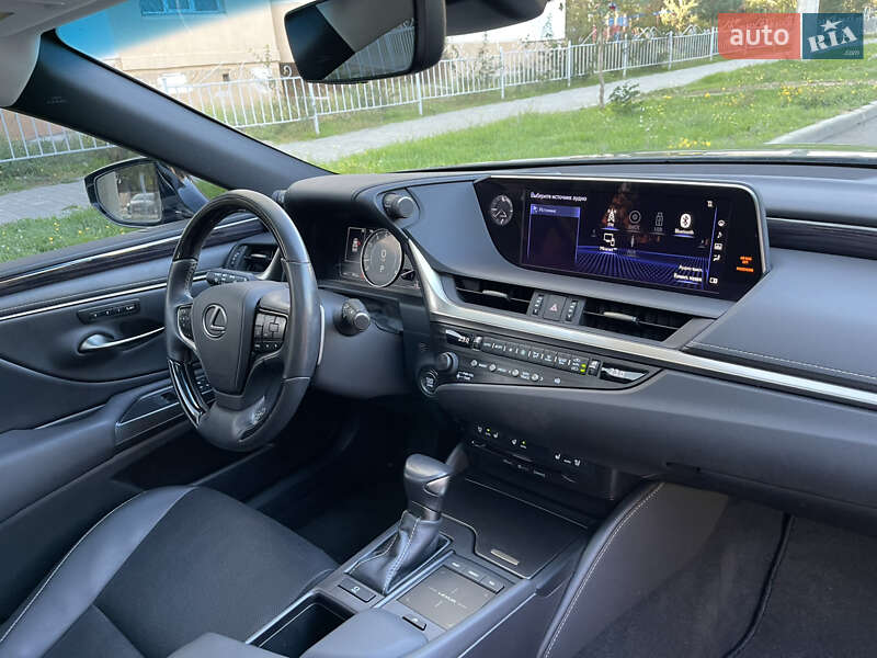 Седан Lexus ES 2019 в Николаеве