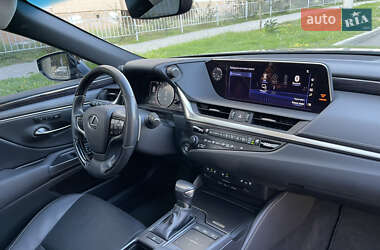 Седан Lexus ES 2019 в 