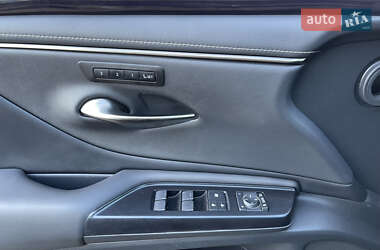 Седан Lexus ES 2019 в 
