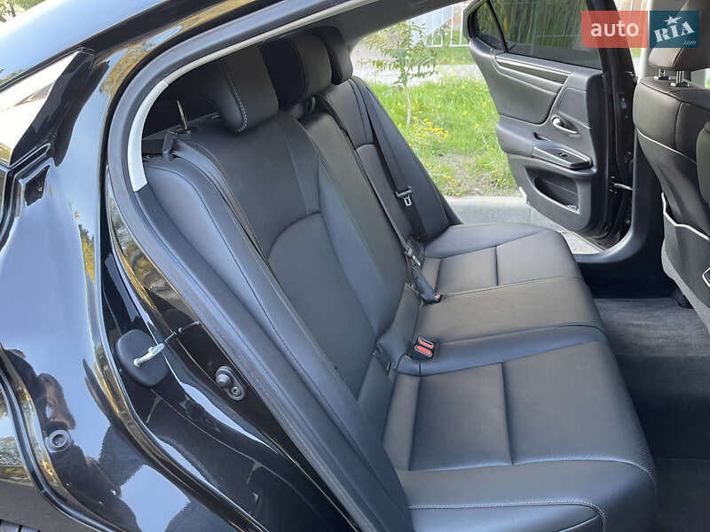 Седан Lexus ES 2019 в Николаеве