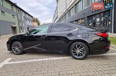 Седан Lexus ES 2016 в 