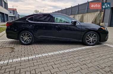 Седан Lexus ES 2016 в 