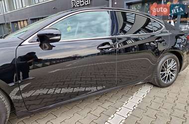 Седан Lexus ES 2016 в 