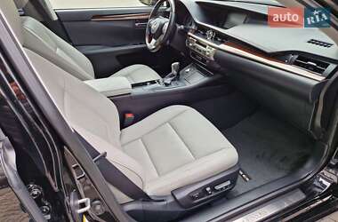 Седан Lexus ES 2016 в 