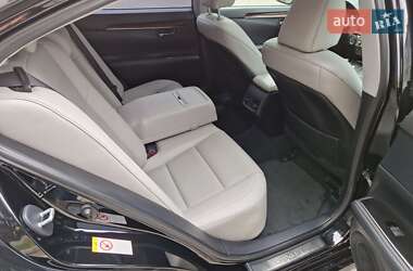 Седан Lexus ES 2016 в 
