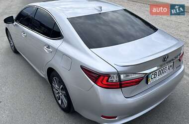 Седан Lexus ES 2018 в 