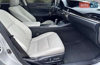 Седан Lexus ES 2018 в 