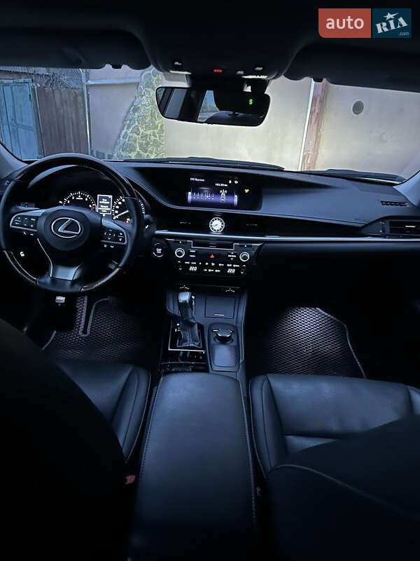 Седан Lexus ES 2017 в Харькове