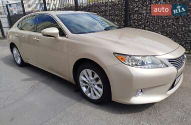 Седан Lexus ES 2015 в 
