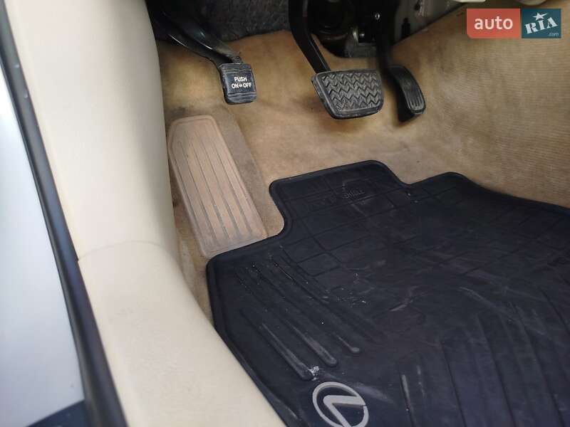 Седан Lexus ES 2015 в Києві