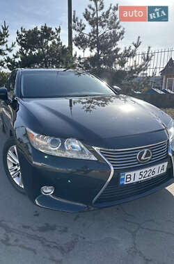 Седан Lexus ES 2015 в 