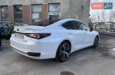 Седан Lexus ES 2018 в 