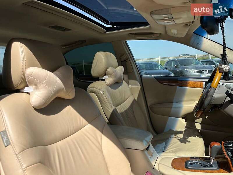 Седан Lexus ES 2004 в Львове