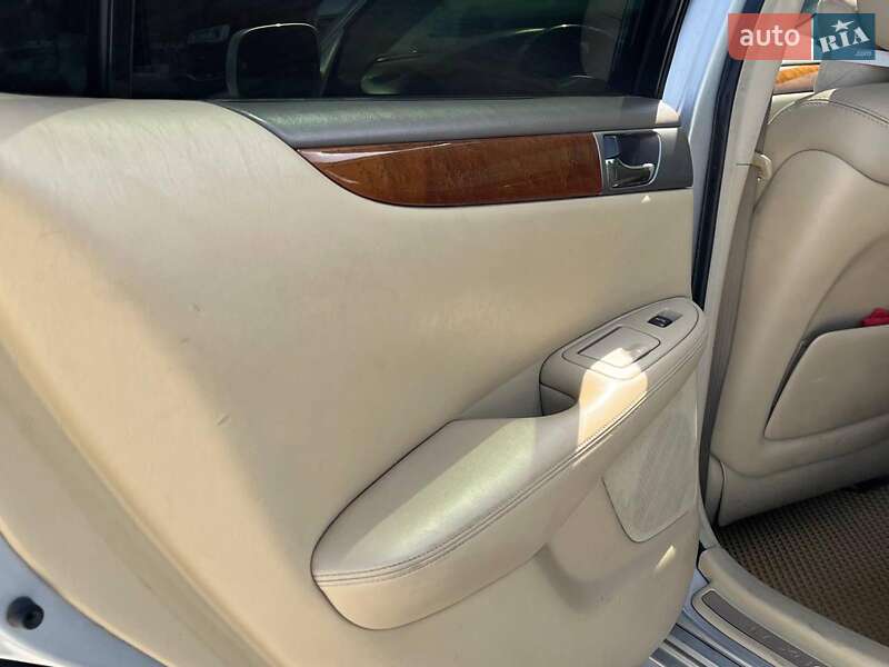 Седан Lexus ES 2004 в Львове