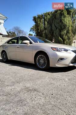Седан Lexus ES 2012 в 