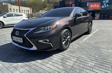 Седан Lexus ES 2012 в 