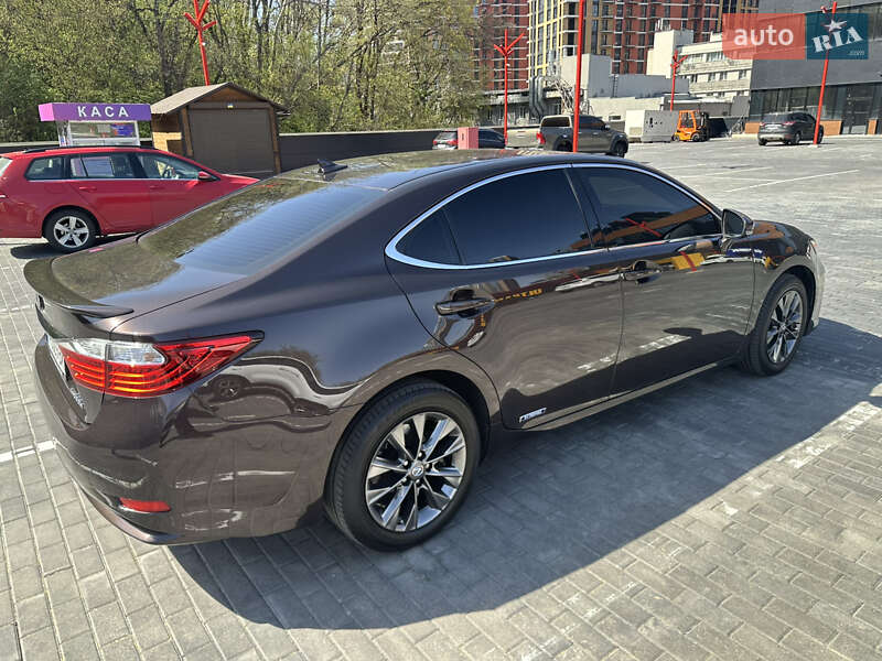 Седан Lexus ES 2012 в Киеве