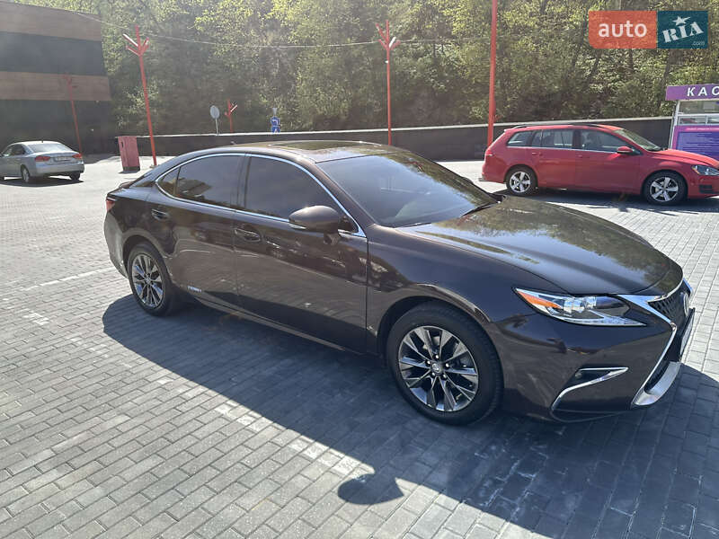 Седан Lexus ES 2012 в Киеве