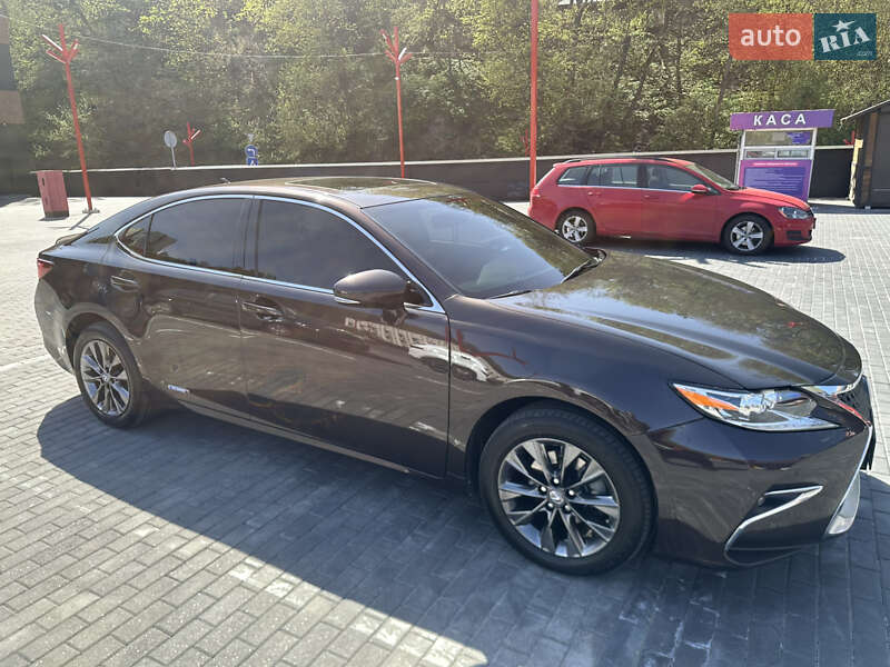 Седан Lexus ES 2012 в Киеве