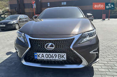 Седан Lexus ES 2012 в 