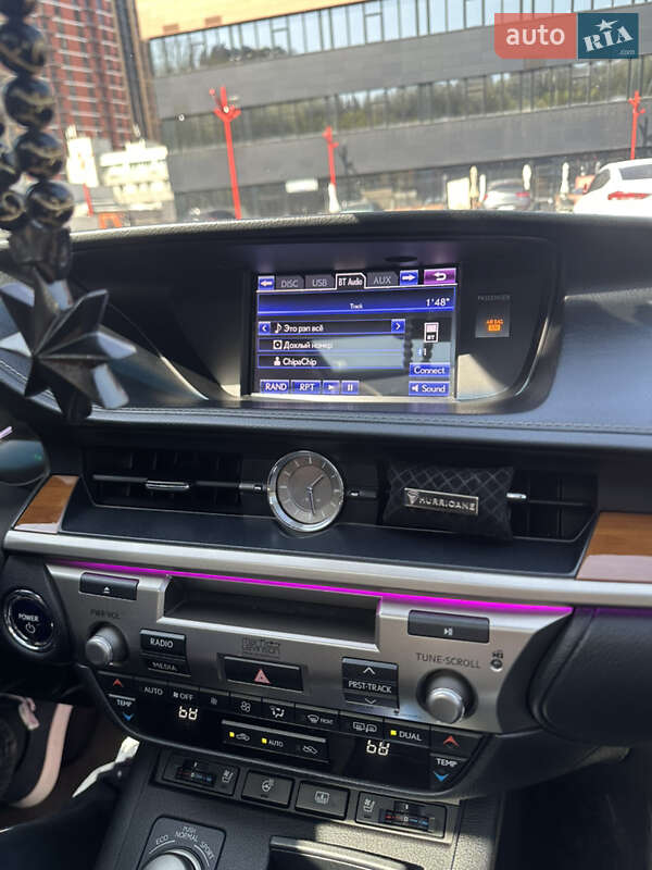 Седан Lexus ES 2012 в Киеве