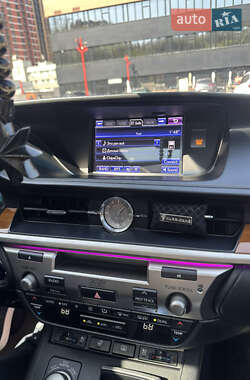 Седан Lexus ES 2012 в 