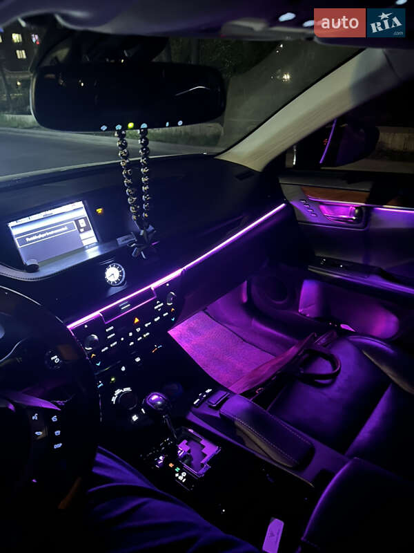 Седан Lexus ES 2012 в Киеве