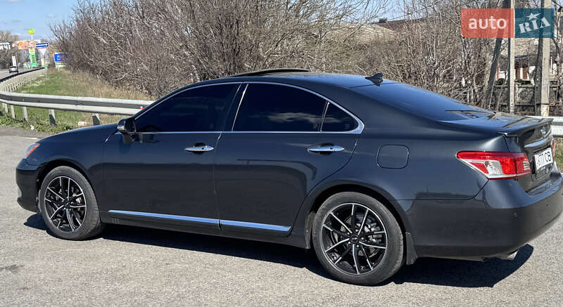 Седан Lexus ES 2011 в 