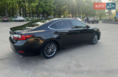 Седан Lexus ES 2018 в 