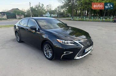 Седан Lexus ES 2018 в 
