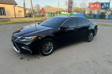 Седан Lexus ES 2018 в 