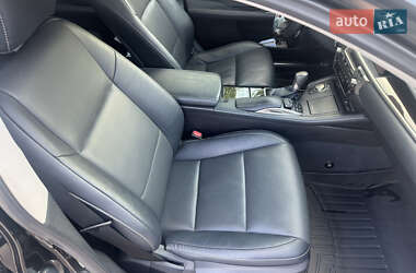 Седан Lexus ES 2018 в 
