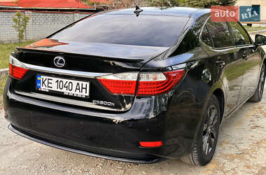 Седан Lexus ES 2012 в 