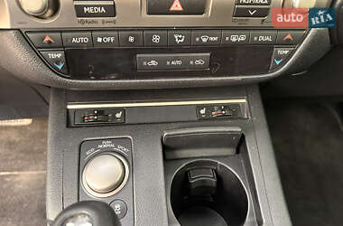 Седан Lexus ES 2012 в 