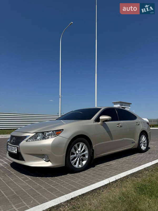 Седан Lexus ES 2013 в Миколаєві