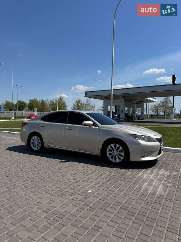 Lexus ES 2013