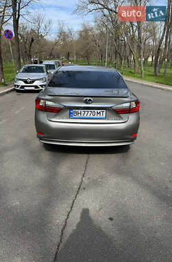 Седан Lexus ES 2016 в Одесі