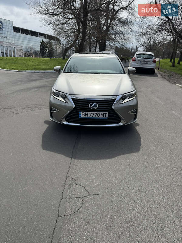 Седан Lexus ES 2016 в Одесі