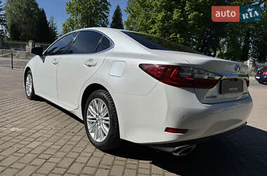 Седан Lexus ES 2017 в 