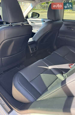 Седан Lexus ES 2017 в 