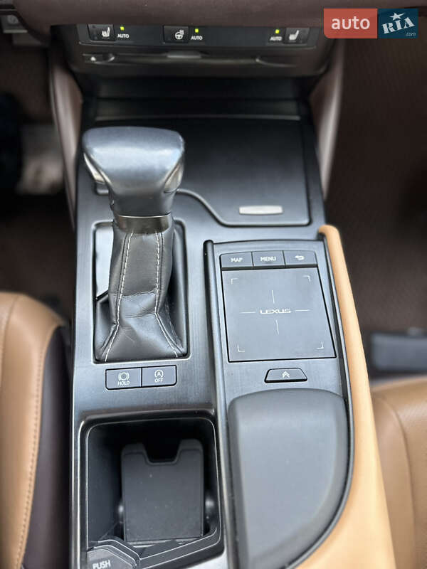 Седан Lexus ES 2021 в Киеве