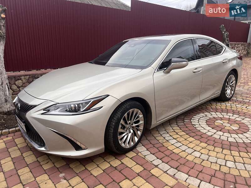 Седан Lexus ES 2019 в 