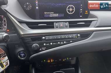 Седан Lexus ES 2019 в 