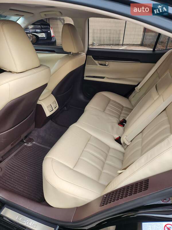 Седан Lexus ES 2016 в Одесі