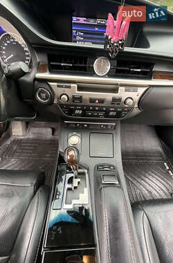 Седан Lexus ES 2013 в 