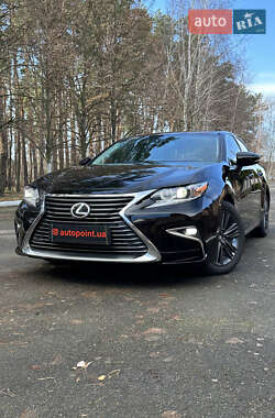 Седан Lexus ES 2015 в Белогородке