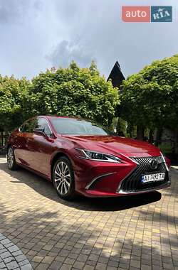 Седан Lexus ES 2020 в 