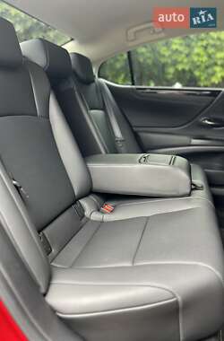 Седан Lexus ES 2020 в 