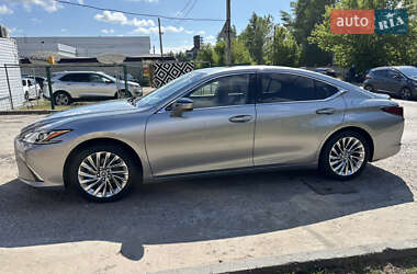 Седан Lexus ES 2022 в Кременчуге