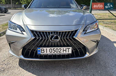 Седан Lexus ES 2022 в Кременчуге